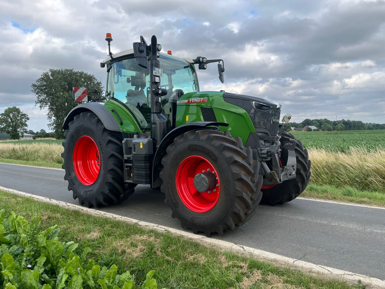 Traktor typu Fendt 728 Vario PowerPlus, Gebrauchtmaschine v Issum (Obrázek 3)