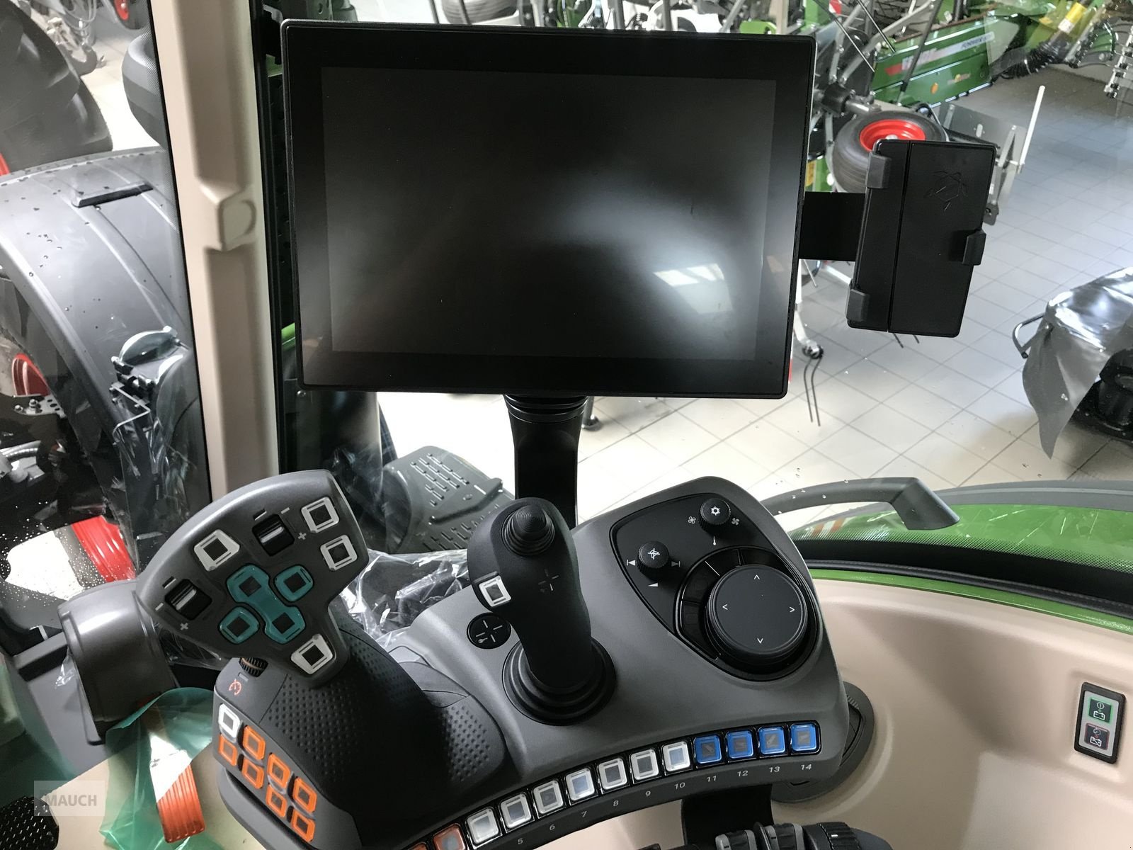 Traktor des Typs Fendt 728 Vario Profi+ (Gen 7), Neumaschine in Burgkirchen (Bild 17)