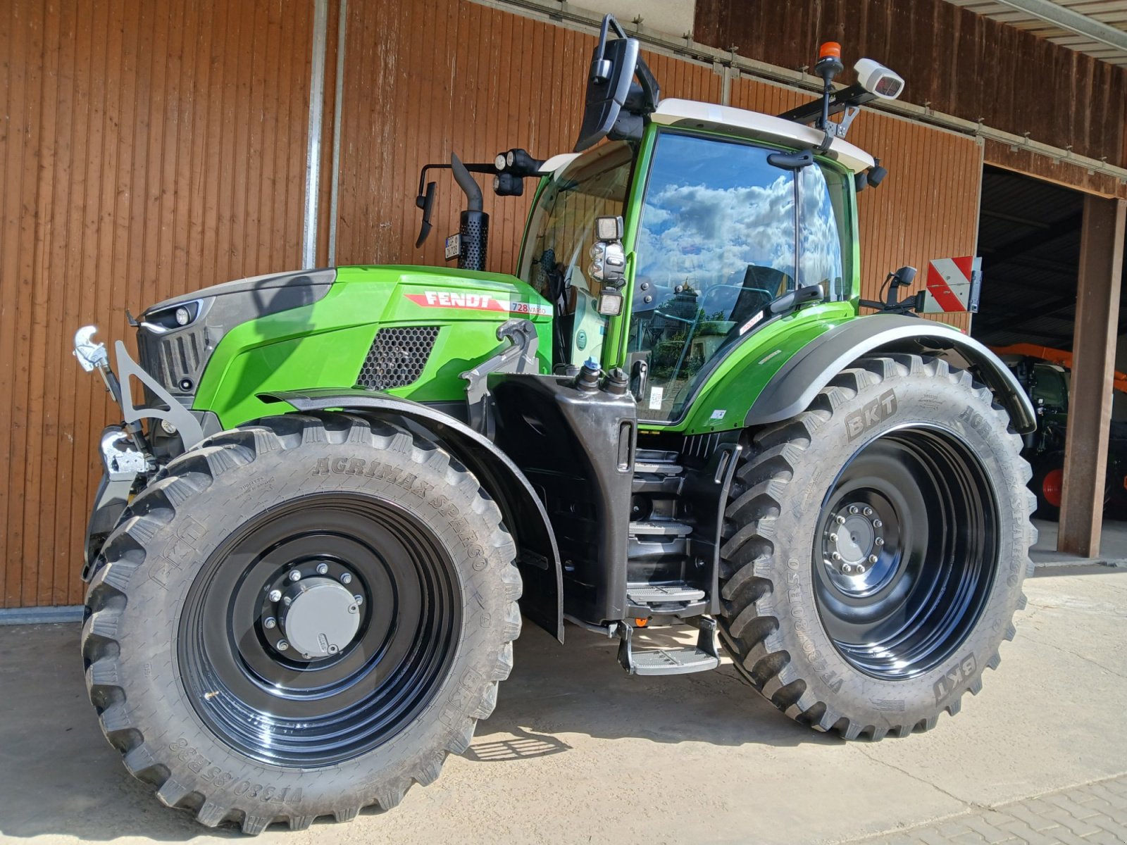 Traktor типа Fendt 728 Vario ProfiPlus, Gebrauchtmaschine в Niederviehbach (Фотография 1)
