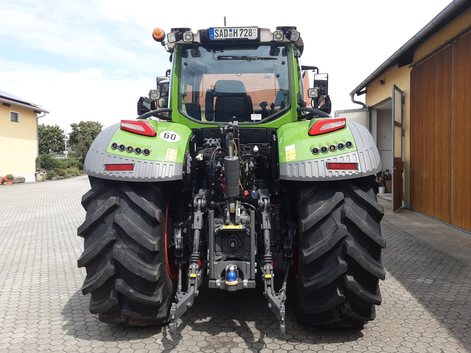 Traktor des Typs Fendt 728 Vario ProfiPlus, Neumaschine in Schwandorf (Bild 3)