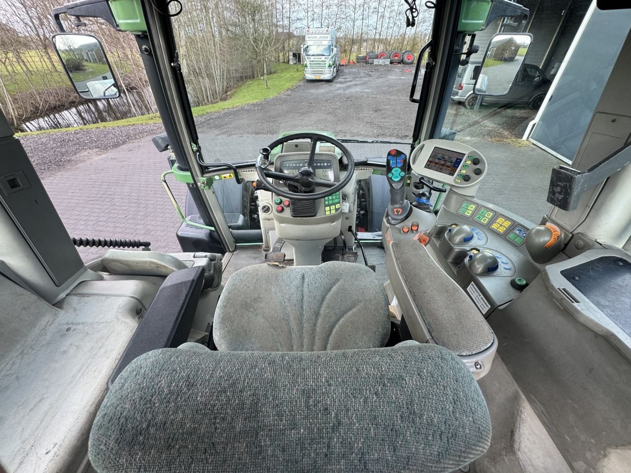 Traktor za tip Fendt 815 Vario TMS Com.2, Gebrauchtmaschine u Nieuw Heeten (Slika 5)