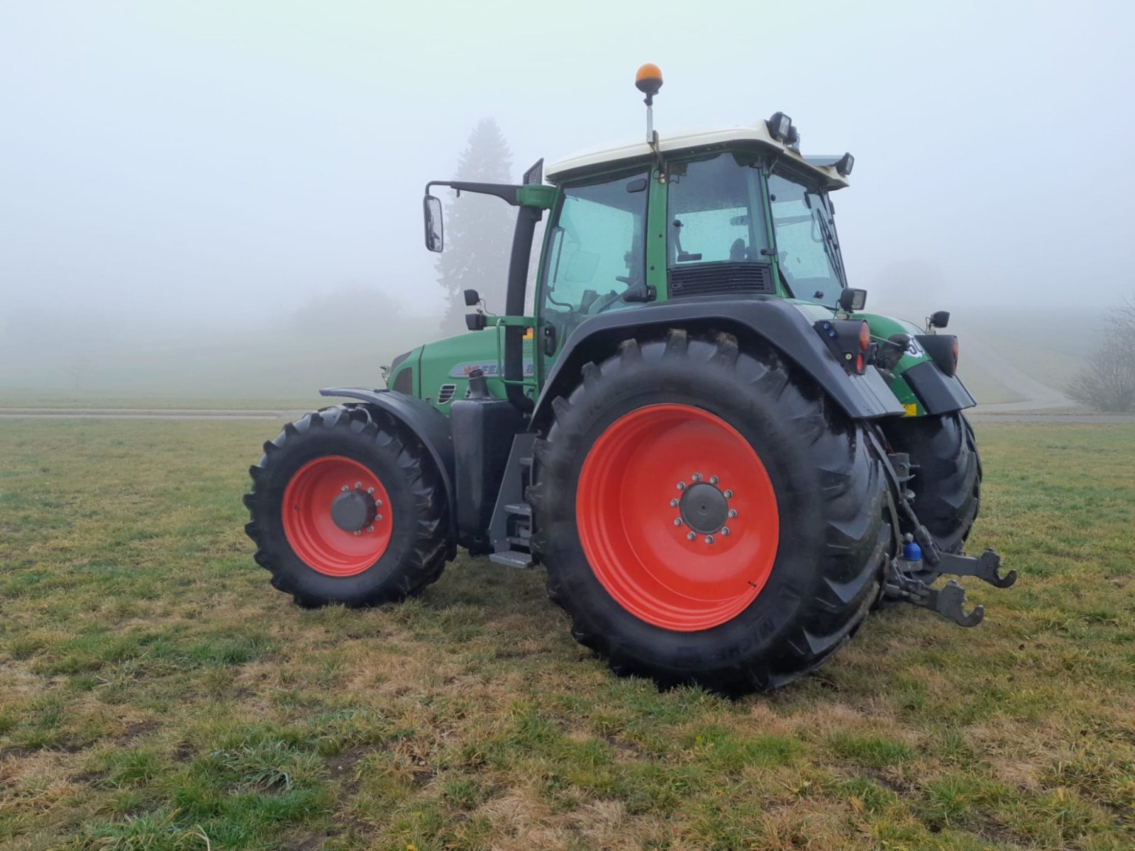 Traktor типа Fendt 815 Vario, Gebrauchtmaschine в Bad Urach (Фотография 3)