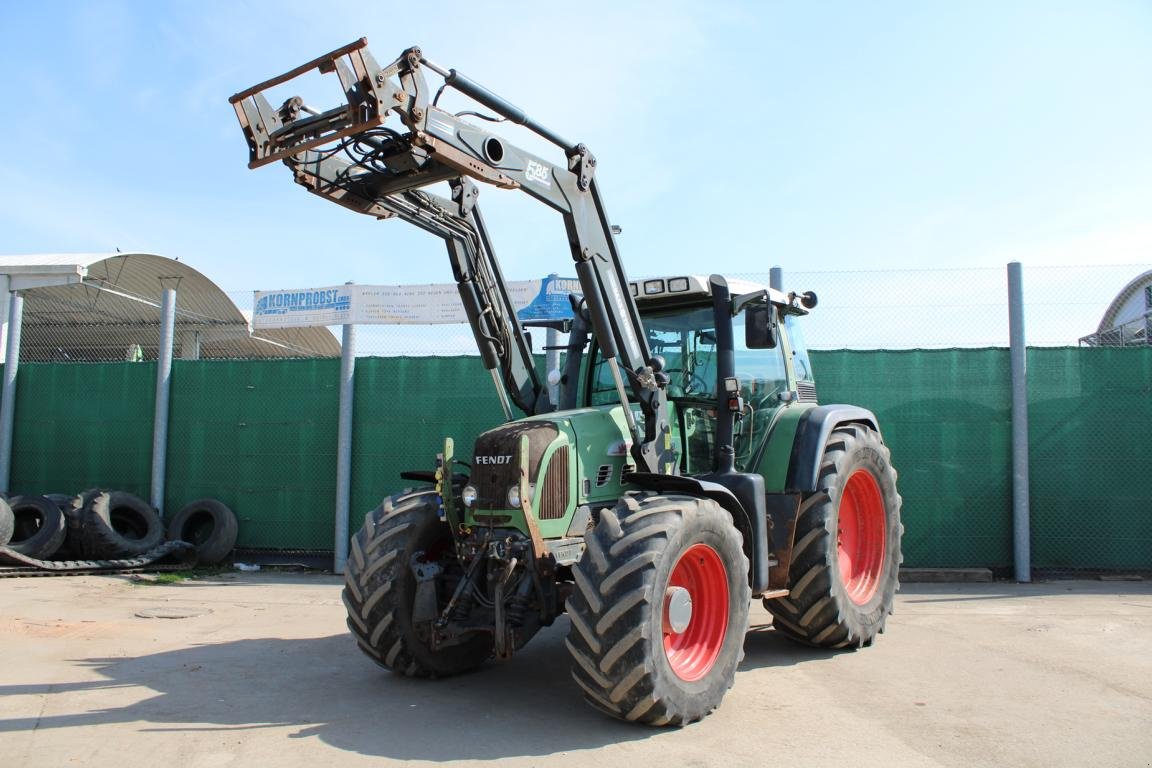 Traktor типа Fendt 818 Vario Frontlader GETRIEBE PROBLEM Nr:949, Gebrauchtmaschine в Regensburg (Фотография 1)