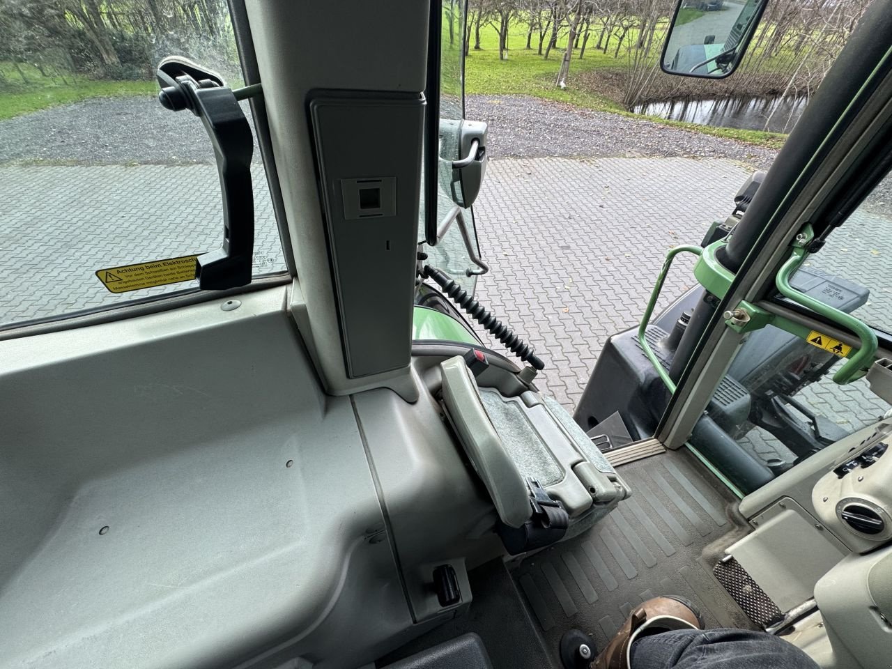 Traktor des Typs Fendt 818 Vario TMS Com.2, Gebrauchtmaschine in Nieuw Heeten (Bild 7)