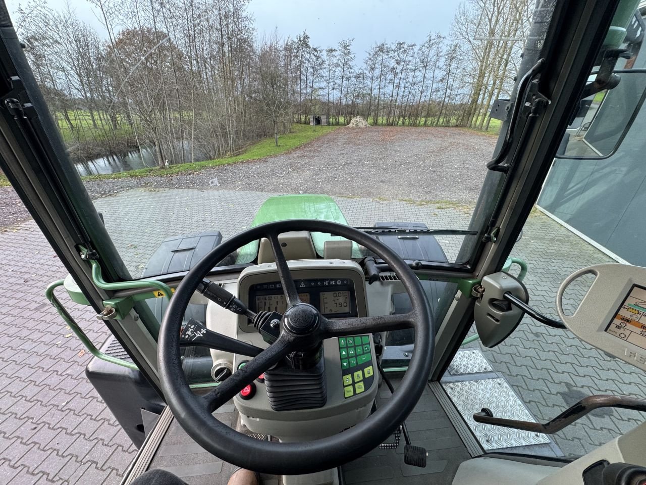 Traktor des Typs Fendt 818 Vario TMS Com.2, Gebrauchtmaschine in Nieuw Heeten (Bild 9)