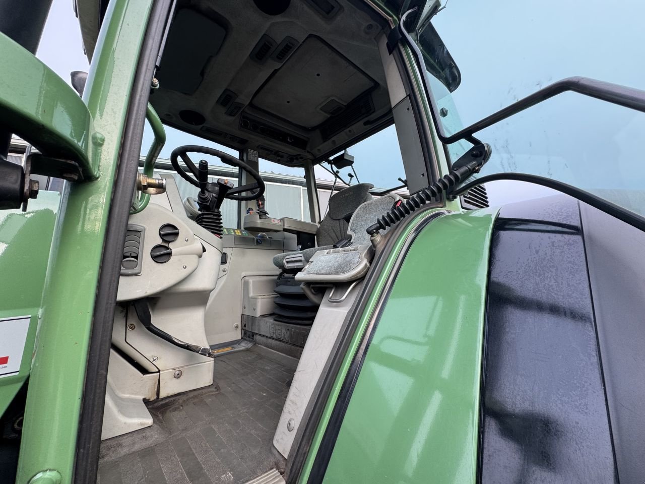 Traktor des Typs Fendt 818 Vario TMS Com.2, Gebrauchtmaschine in Nieuw Heeten (Bild 5)
