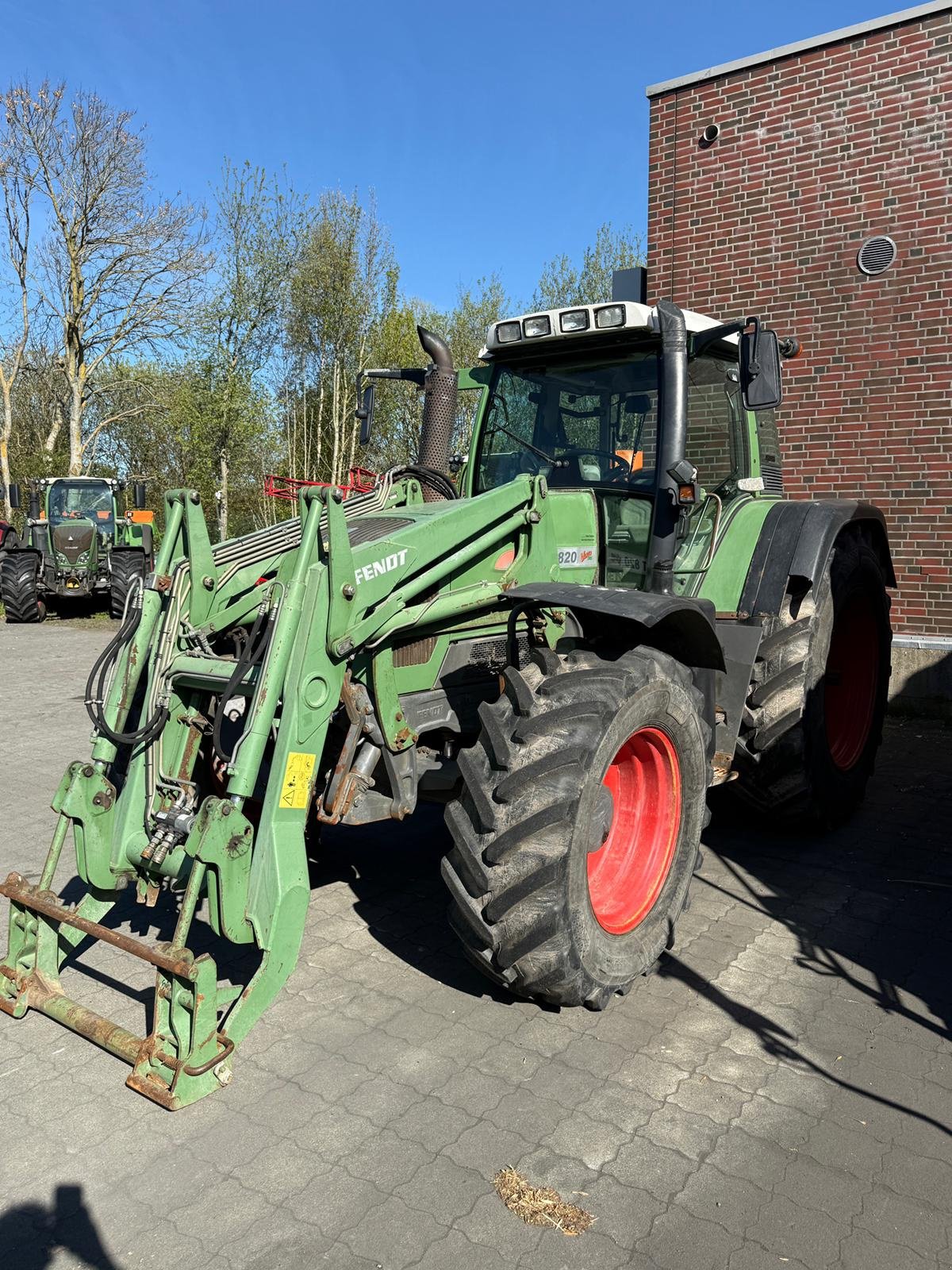 Traktor des Typs Fendt 820 Com3, Gebrauchtmaschine in Husum (Bild 1)