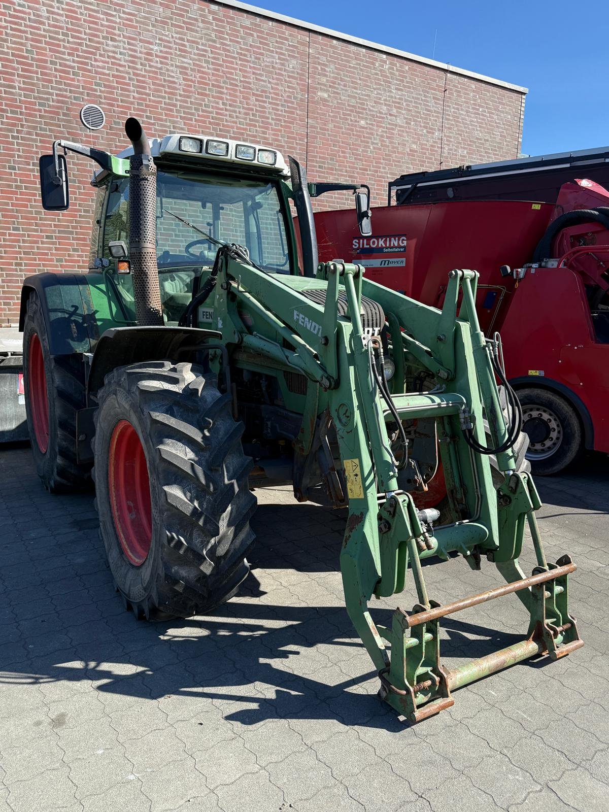Traktor des Typs Fendt 820 Com3, Gebrauchtmaschine in Husum (Bild 2)