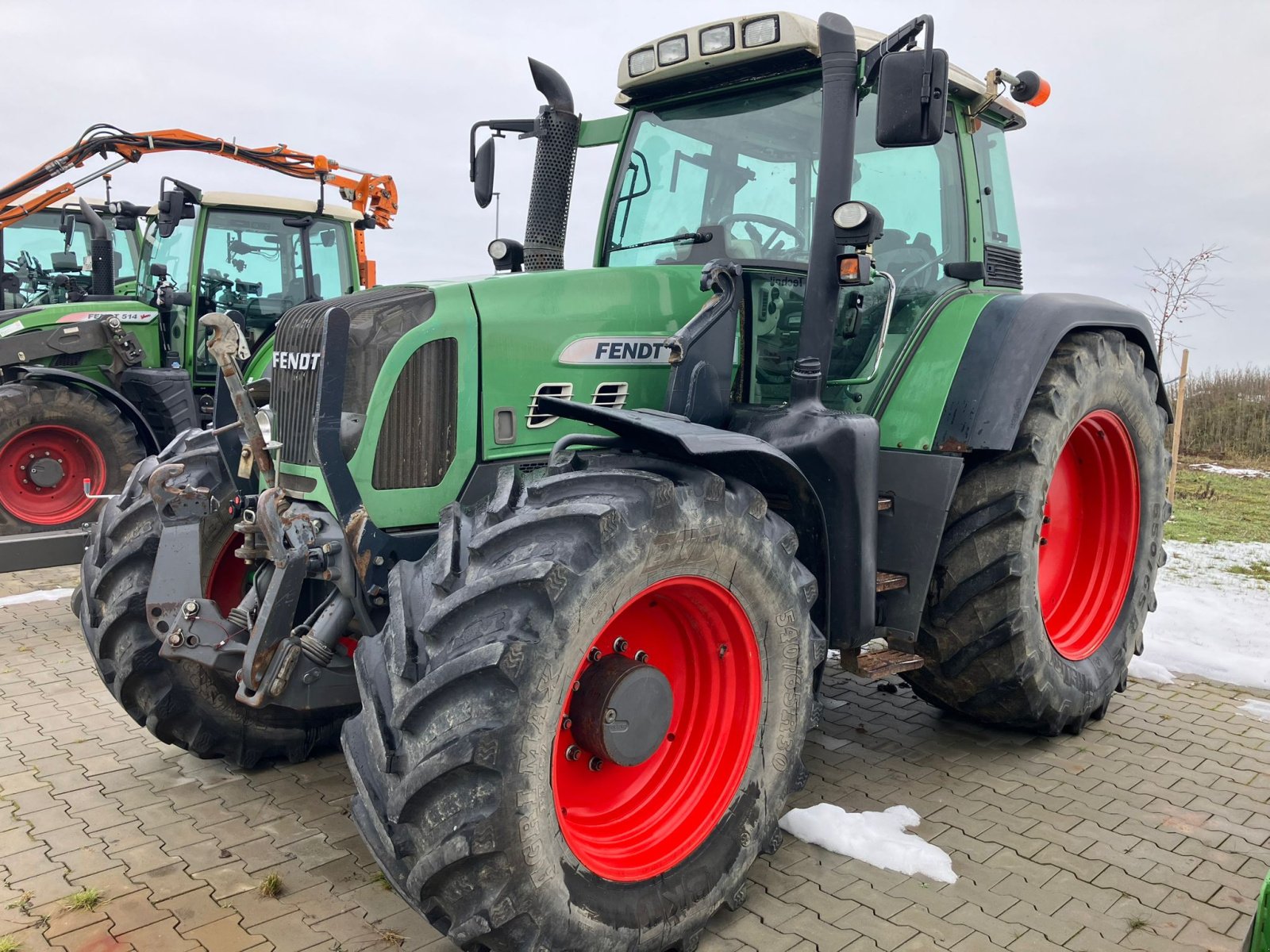 Traktor des Typs Fendt 820 Vario COM3, Gebrauchtmaschine in Amöneburg-Roßdorf (Bild 1)