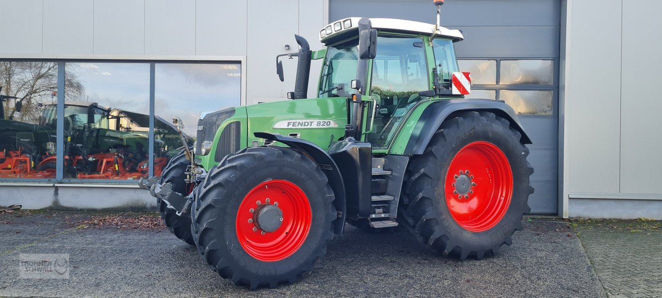 Traktor типа Fendt 820 Vario TMS, Gebrauchtmaschine в Crombach/St.Vith (Фотография 1)
