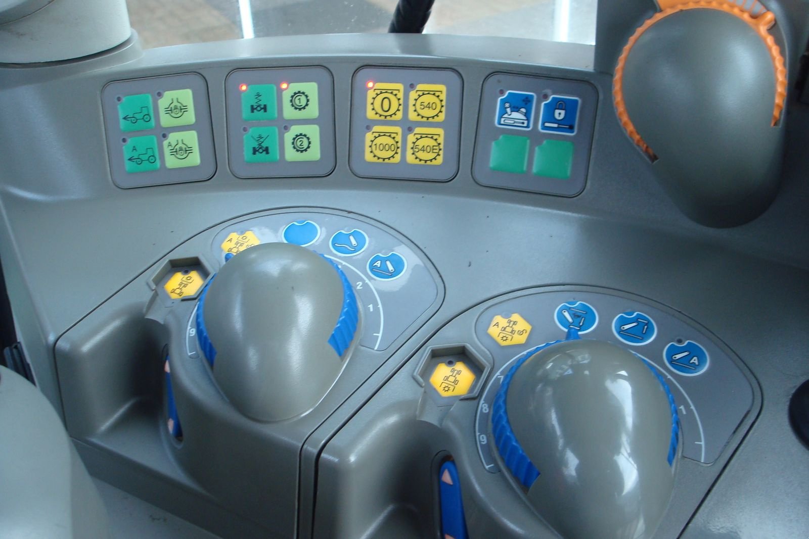 Traktor du type Fendt 820 Vario, Gebrauchtmaschine en Judenburg (Photo 28)