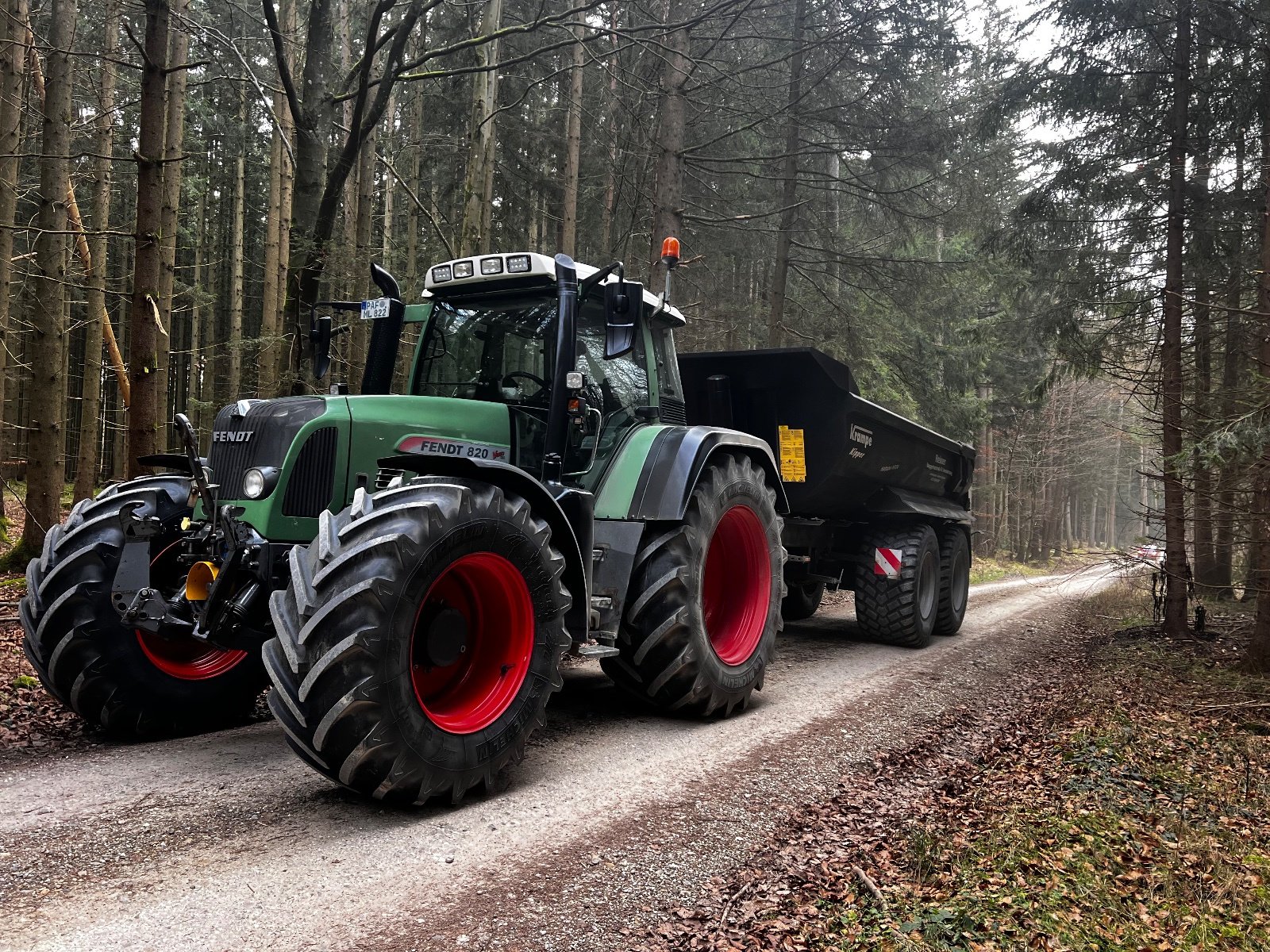 Traktor typu Fendt 820 Vario, Gebrauchtmaschine v Laugna  (Obrázok 1)