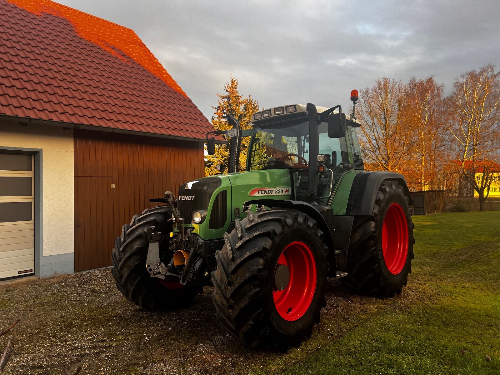Traktor typu Fendt 820 Vario, Gebrauchtmaschine v Laugna  (Obrázok 2)