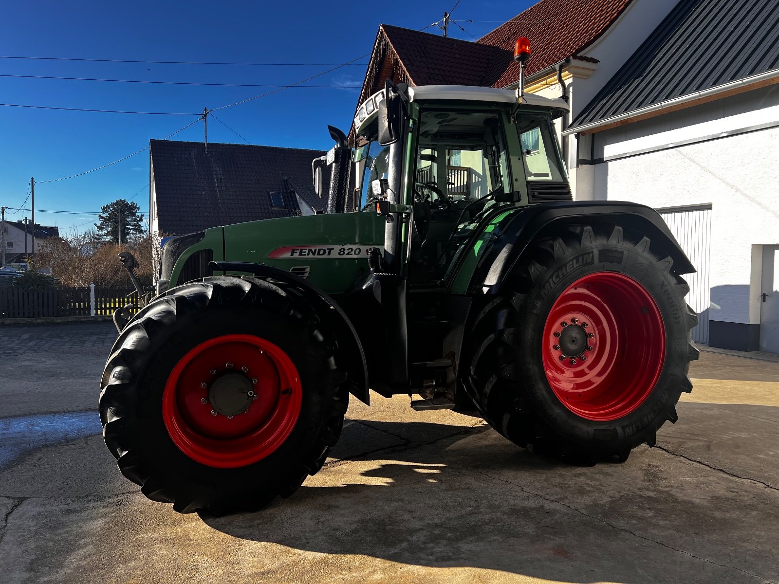 Traktor typu Fendt 820 Vario, Gebrauchtmaschine v Laugna  (Obrázok 3)