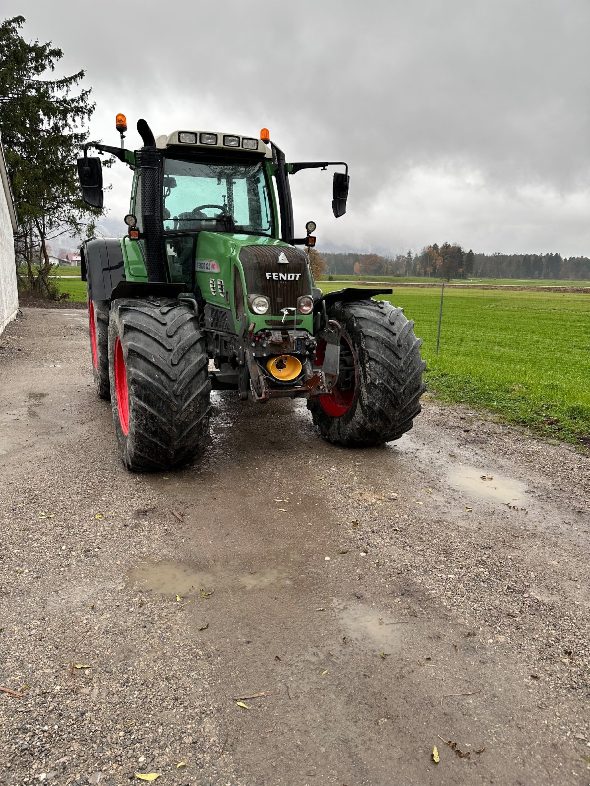 Traktor des Typs Fendt 820 Vario, Gebrauchtmaschine in Samerberg (Bild 2)