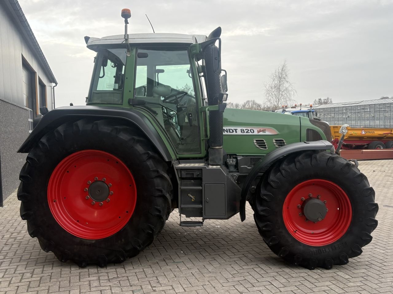 Traktor от тип Fendt 820, Gebrauchtmaschine в Wapenveld (Снимка 8)