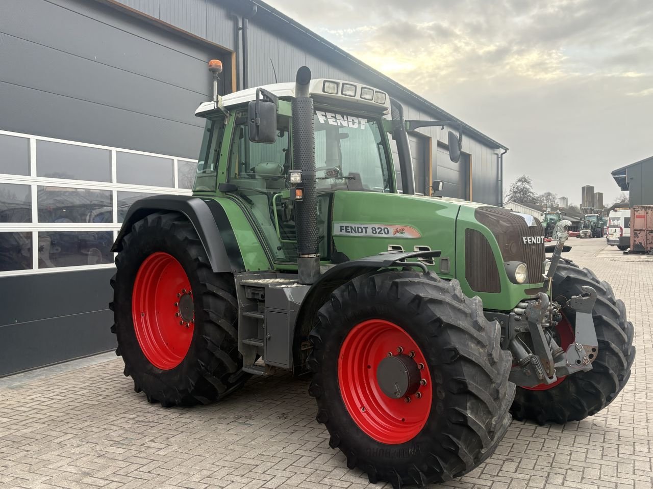 Traktor от тип Fendt 820, Gebrauchtmaschine в Wapenveld (Снимка 7)