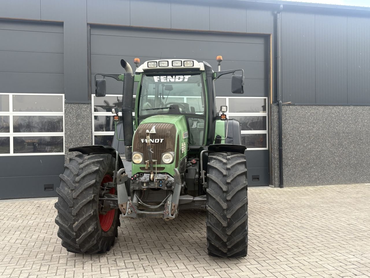 Traktor от тип Fendt 820, Gebrauchtmaschine в Wapenveld (Снимка 3)