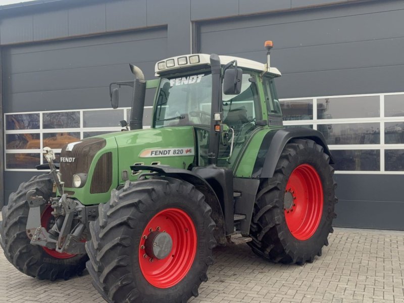 Traktor от тип Fendt 820, Gebrauchtmaschine в Wapenveld (Снимка 1)
