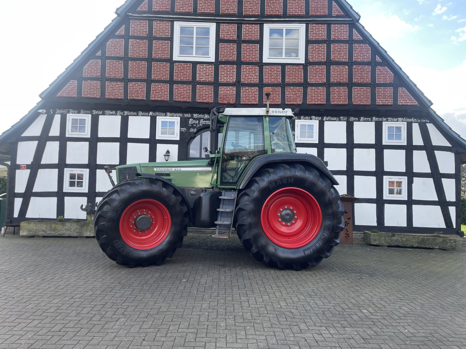 Traktor des Typs Fendt 822 Favorit, Gebrauchtmaschine in Bohmte (Bild 2)