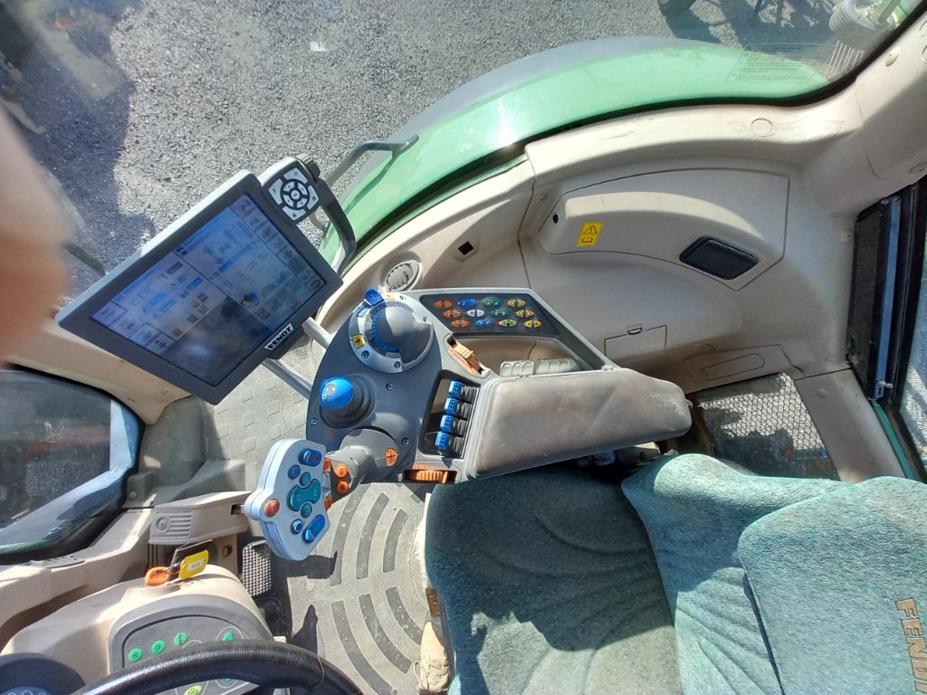 Traktor des Typs Fendt 822 VARIO SCR PROFI +, Gebrauchtmaschine in Calmont (Bild 4)