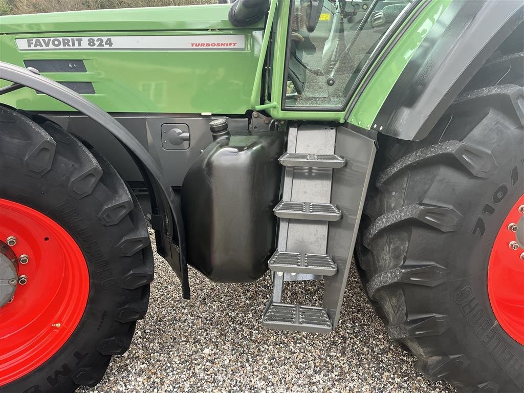 Traktor des Typs Fendt 824 Favorit, Gebrauchtmaschine in Brønderslev (Bild 4)