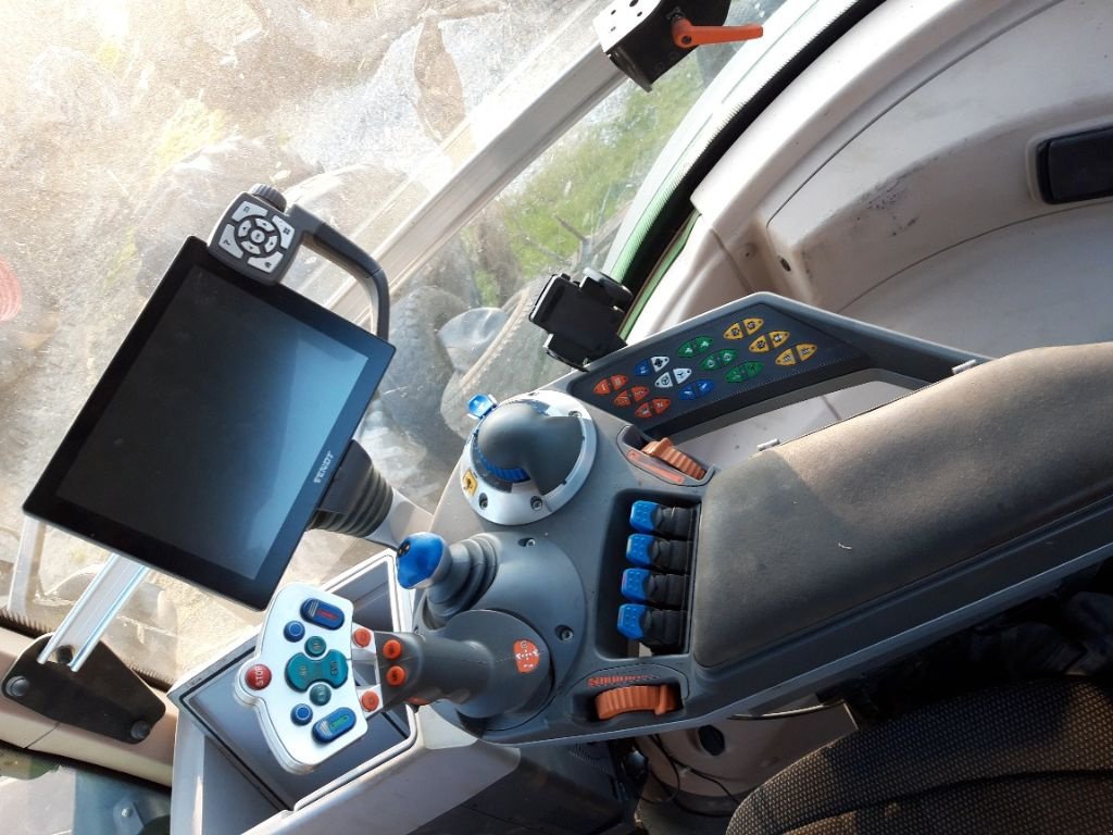 Traktor des Typs Fendt 824 PROFI +, Gebrauchtmaschine in BRAS SUR MEUSE (Bild 6)