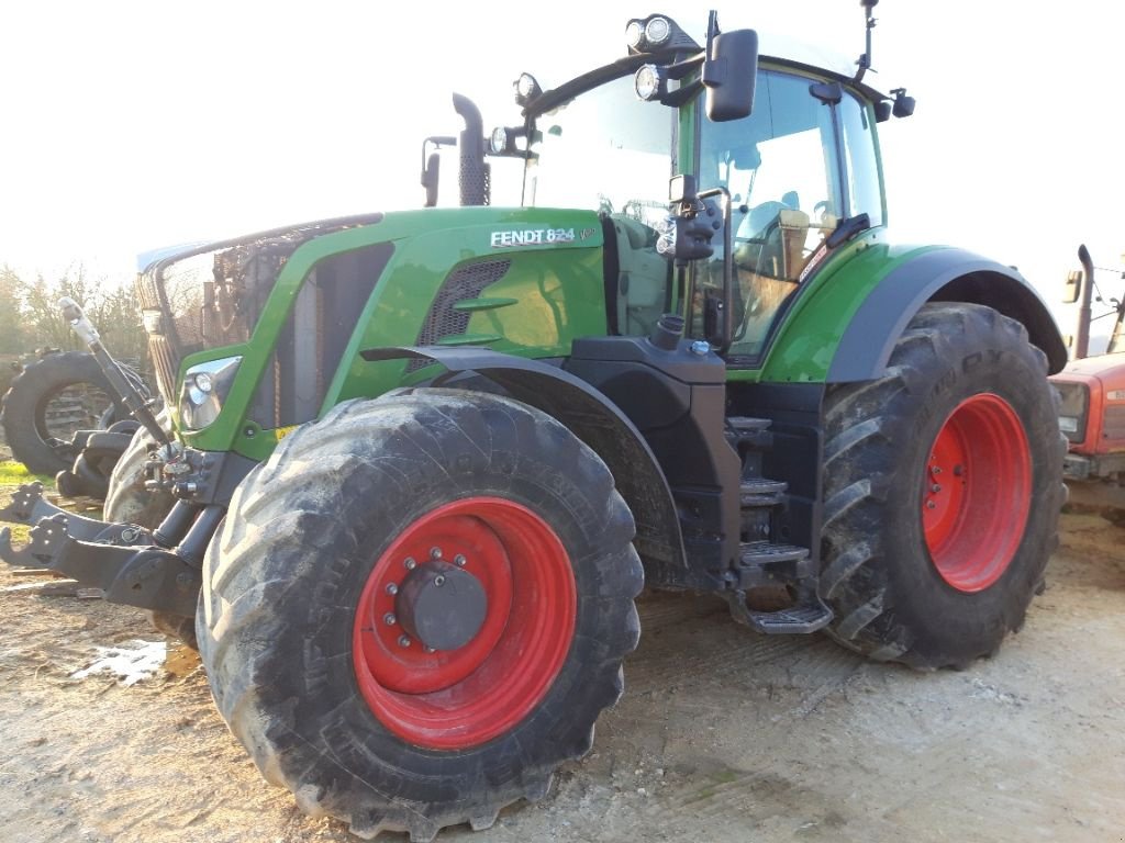 Traktor des Typs Fendt 824 PROFI +, Gebrauchtmaschine in BRAS SUR MEUSE (Bild 1)