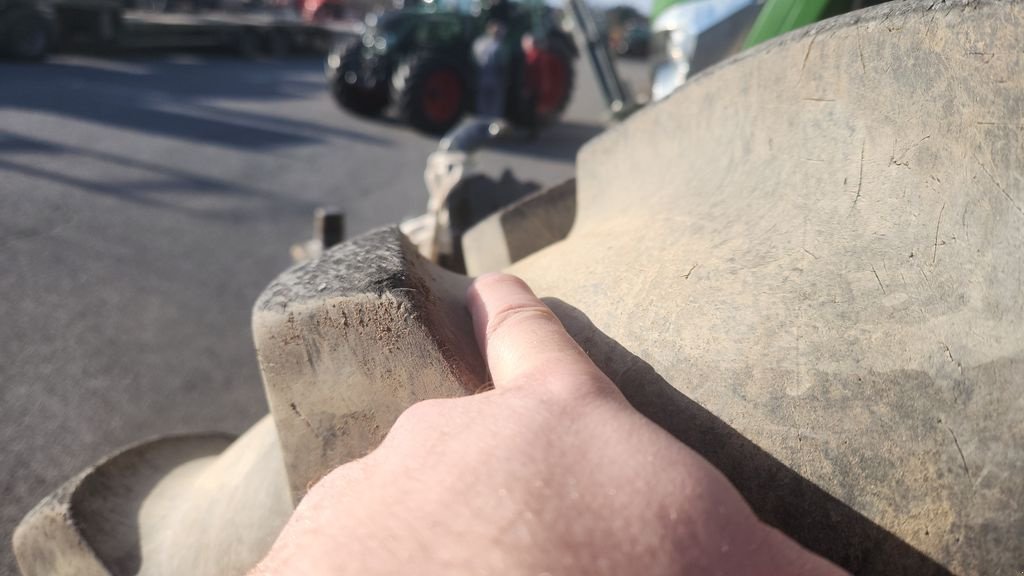 Traktor типа Fendt 824 Profi Plus, Gebrauchtmaschine в Calmont (Фотография 7)