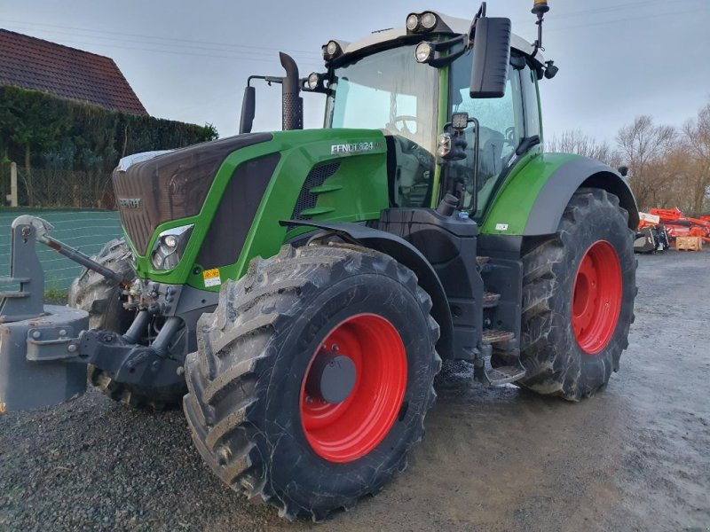 Traktor of the type Fendt 824 PROFI, Gebrauchtmaschine in DOMFRONT (Picture 1)