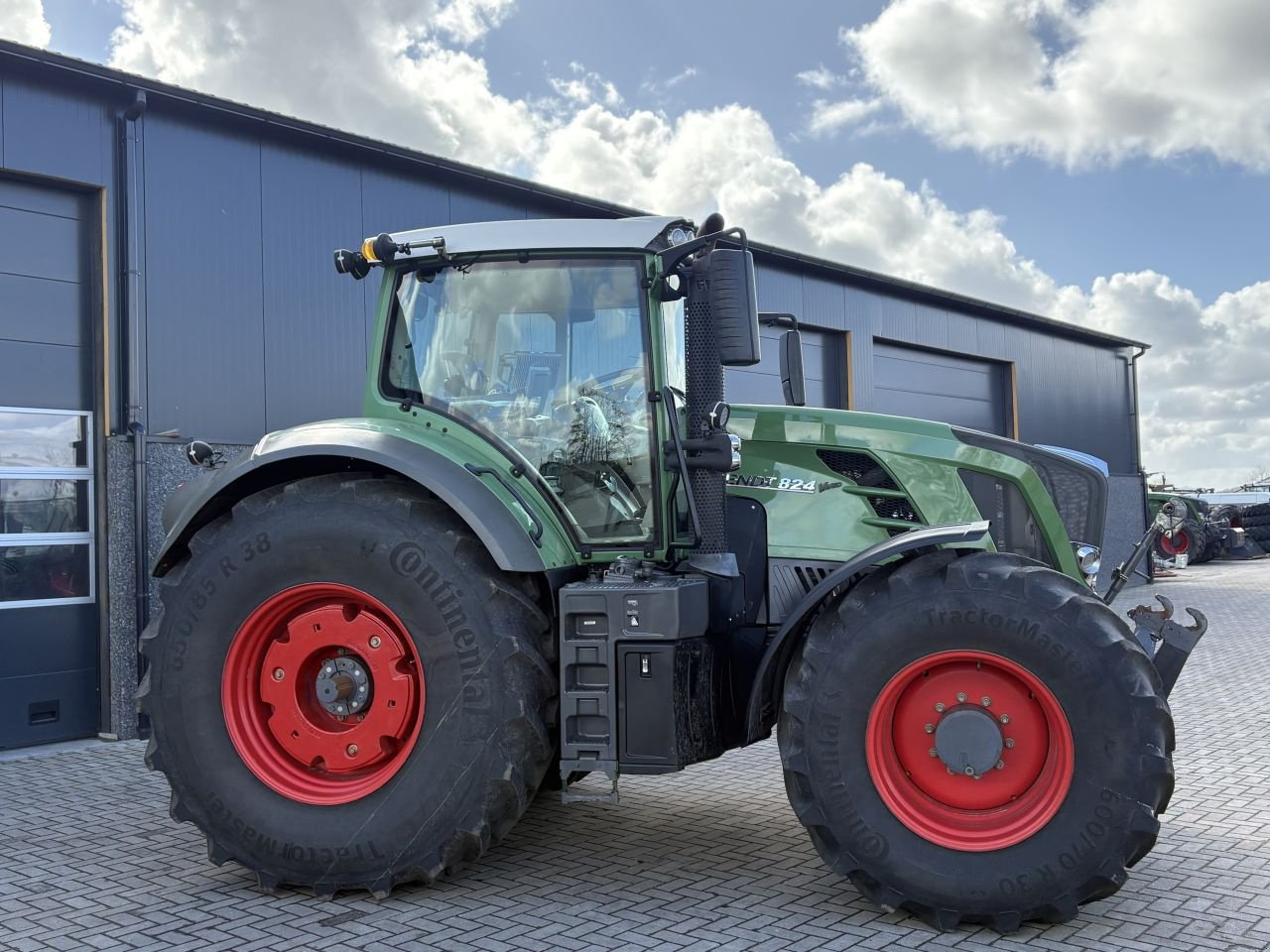 Traktor типа Fendt 824 profiplus scr, Gebrauchtmaschine в Wapenveld (Фотография 5)