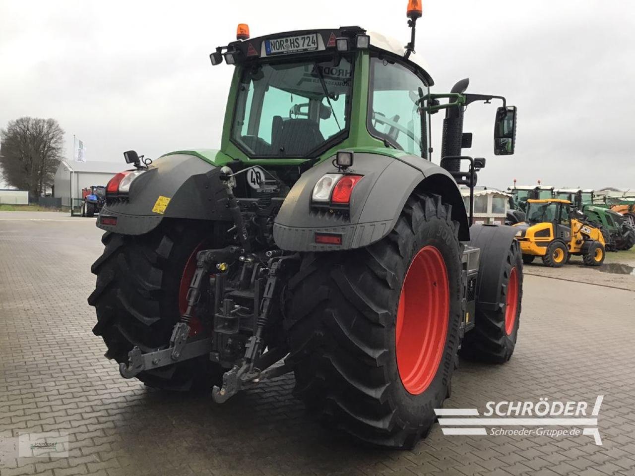Traktor типа Fendt 824 S4 PROFI PLUS, Gebrauchtmaschine в Wildeshausen (Фотография 3)
