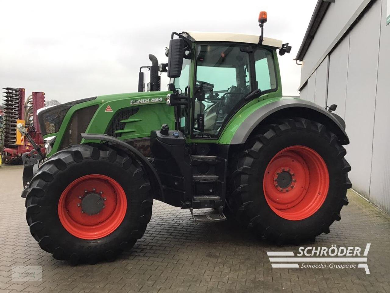 Traktor типа Fendt 824 S4 PROFI PLUS, Gebrauchtmaschine в Wildeshausen (Фотография 4)