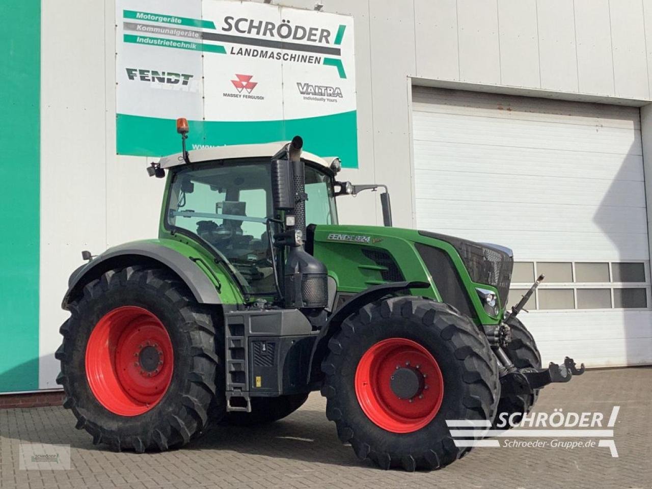 Traktor des Typs Fendt 824 S4 PROFI PLUS, Gebrauchtmaschine in Wildeshausen (Bild 1)