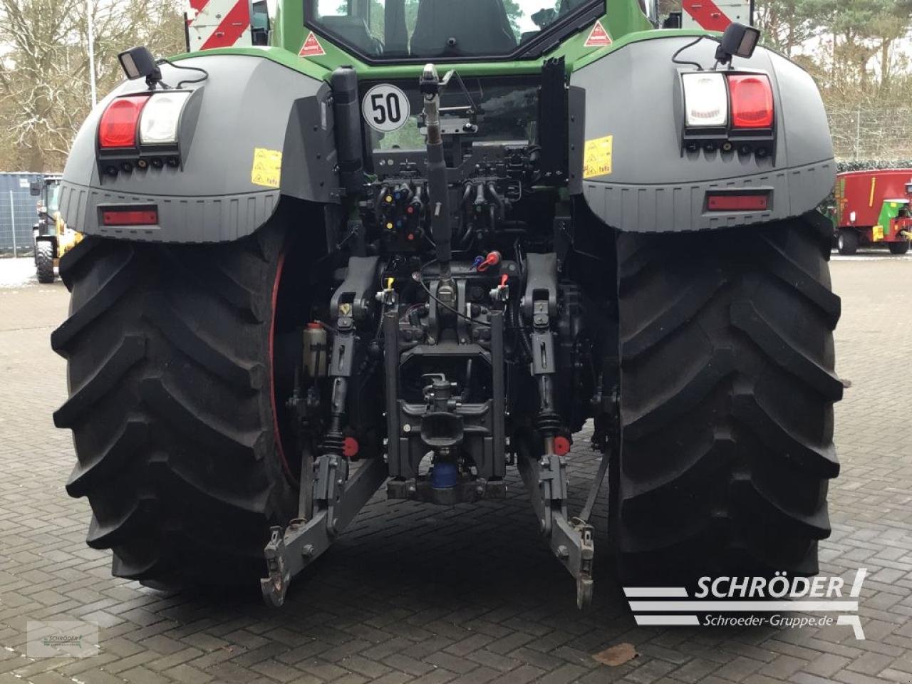 Traktor des Typs Fendt 824 S4 PROFI PLUS, Gebrauchtmaschine in Wittmund (Bild 5)