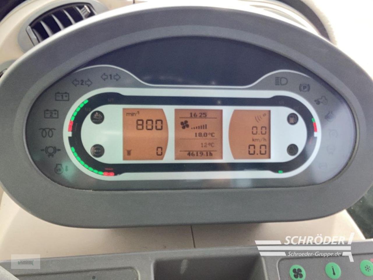 Traktor typu Fendt 824 S4 PROFI PLUS, Gebrauchtmaschine w Norden (Zdjęcie 8)