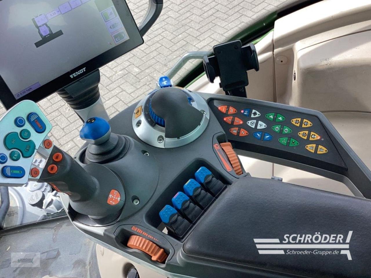 Traktor typu Fendt 824 S4 PROFI PLUS, Gebrauchtmaschine w Norden (Zdjęcie 10)