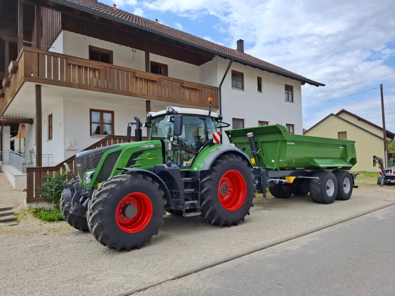 Traktor des Typs Fendt 824 Vario PowerPlus, Gebrauchtmaschine in Mainburg (Bild 3)