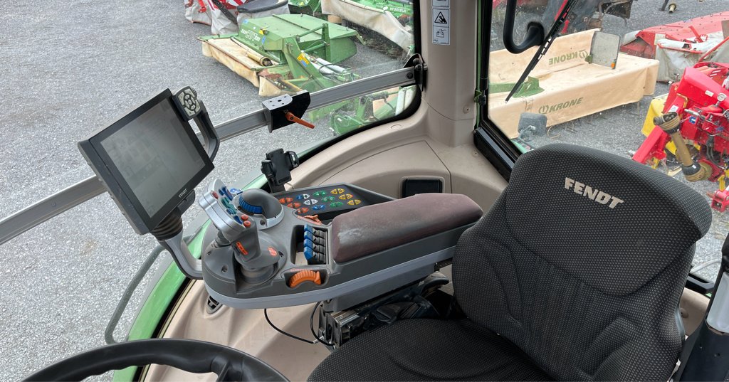 Traktor του τύπου Fendt 824 VARIO PROFI +, Gebrauchtmaschine σε Calmont (Φωτογραφία 7)