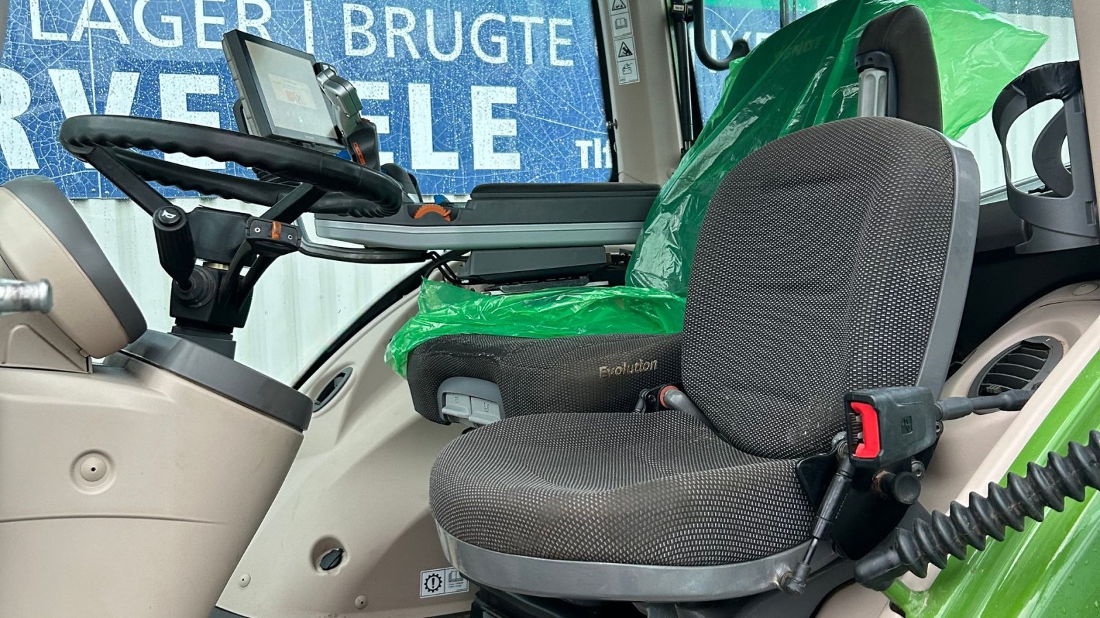 Traktor типа Fendt 824 Vario S4 Profi Plus  VarioGrip, Front PTO, Gebrauchtmaschine в Rødekro (Фотография 9)