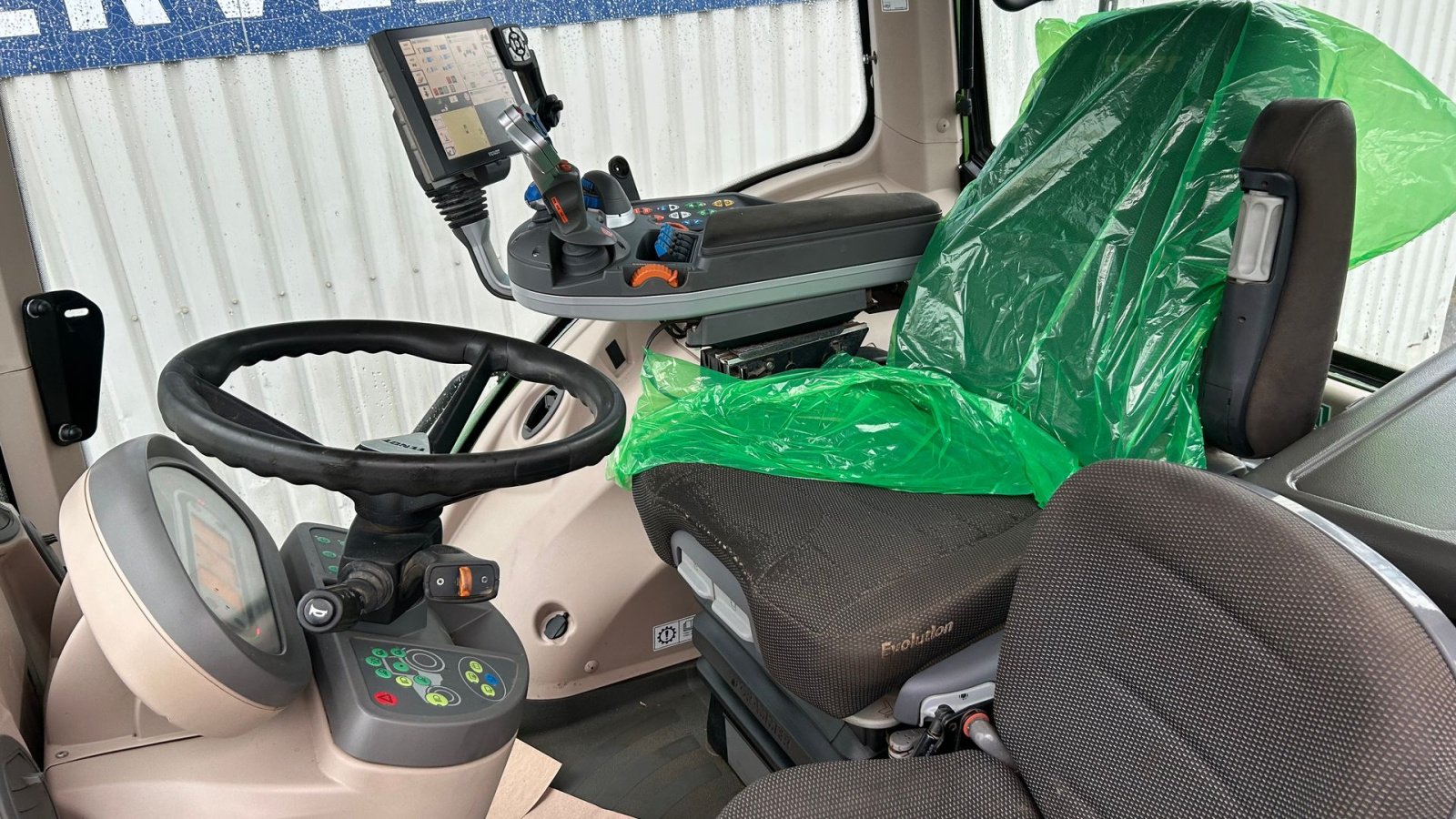 Traktor типа Fendt 824 Vario S4 Profi Plus  VarioGrip, Front PTO, Gebrauchtmaschine в Rødekro (Фотография 11)