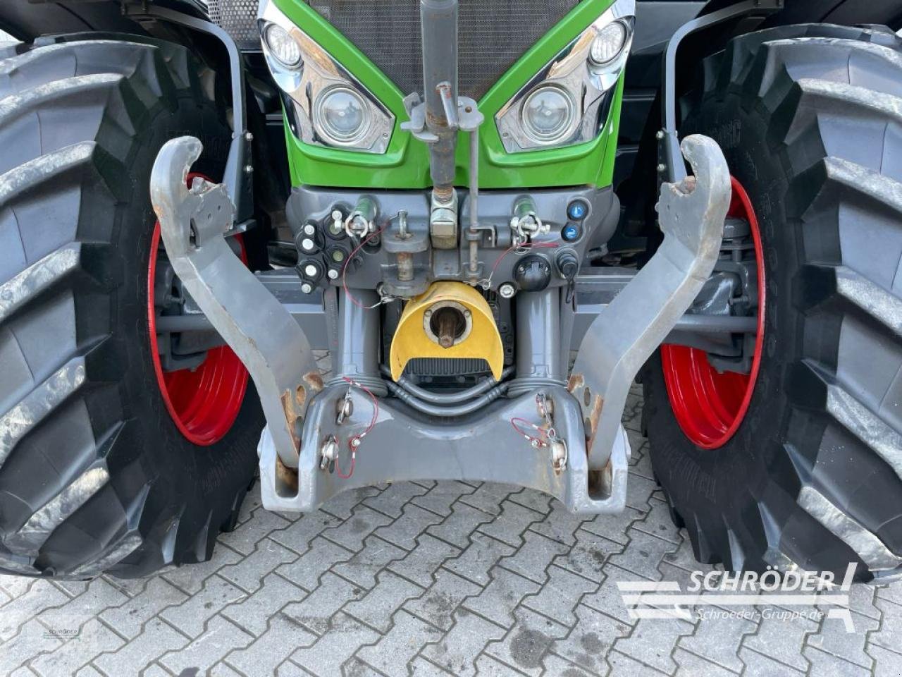 Traktor типа Fendt 824 VARIO S4 PROFI PLUS, Gebrauchtmaschine в Wildeshausen (Фотография 8)
