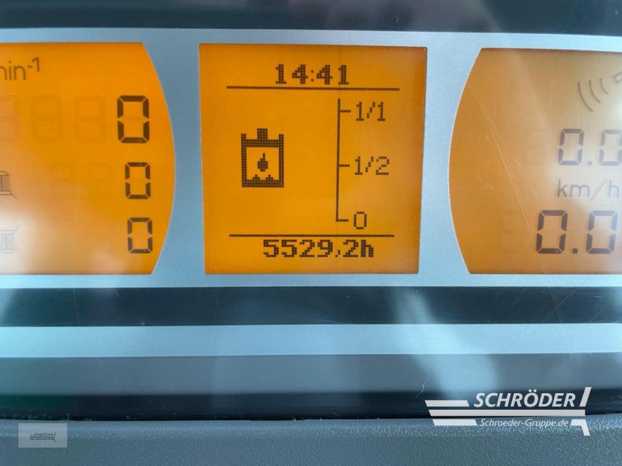 Traktor типа Fendt 824 VARIO S4 PROFI PLUS, Gebrauchtmaschine в Wildeshausen (Фотография 13)