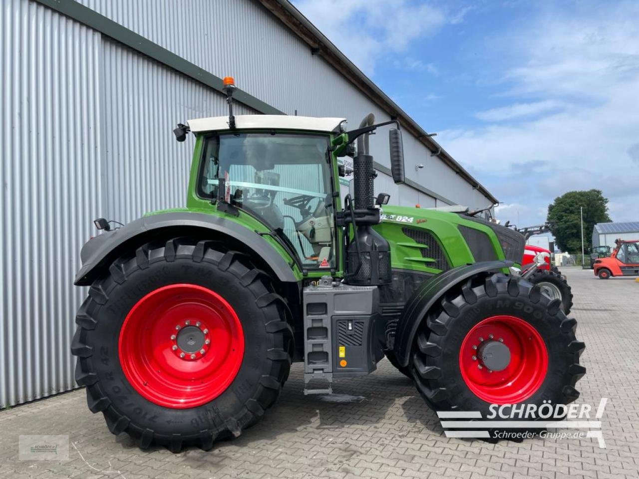 Traktor typu Fendt 824 VARIO S4 PROFI PLUS, Gebrauchtmaschine v Wildeshausen (Obrázek 2)