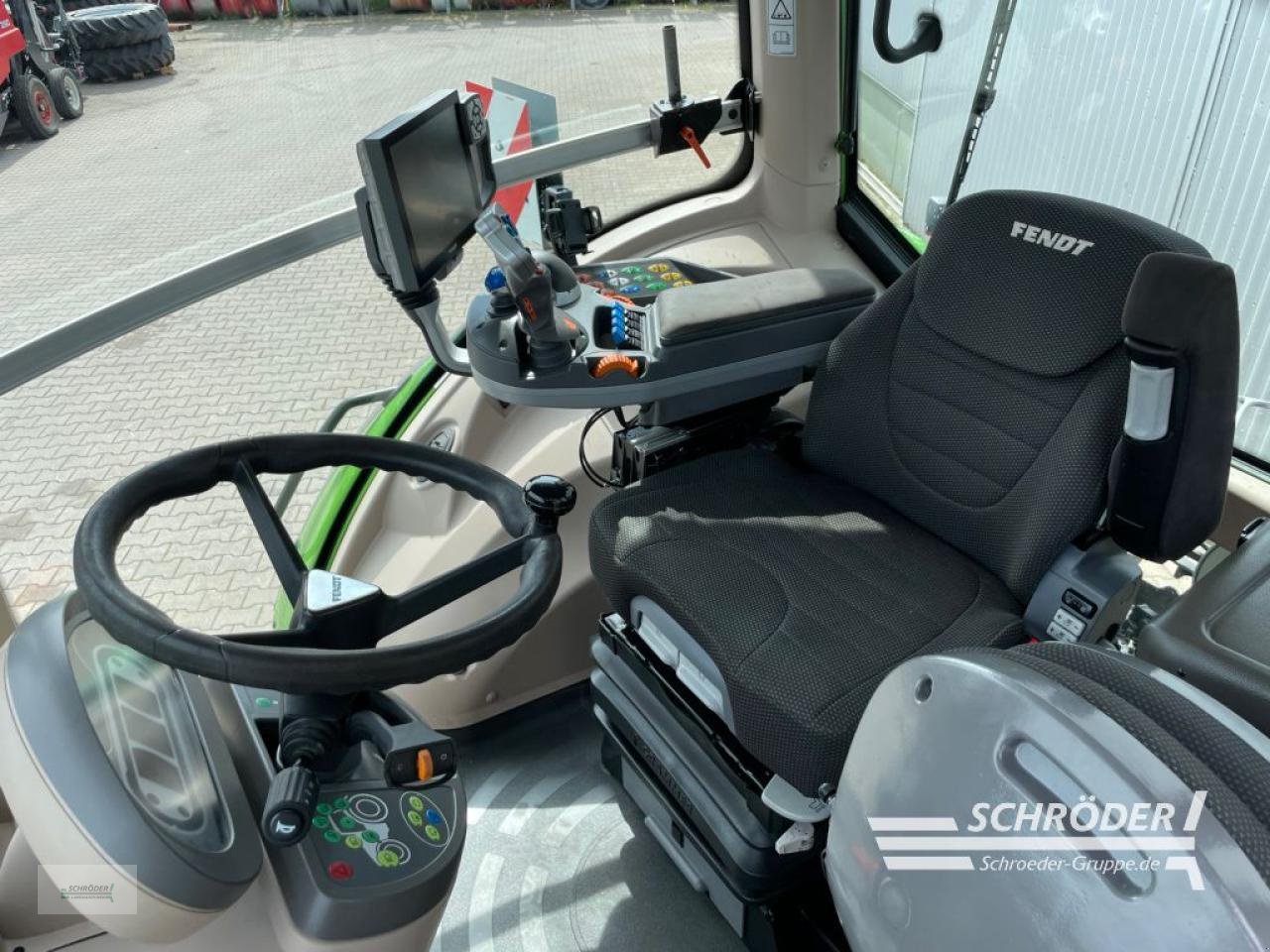 Traktor typu Fendt 824 VARIO S4 PROFI PLUS, Gebrauchtmaschine v Wildeshausen (Obrázek 12)