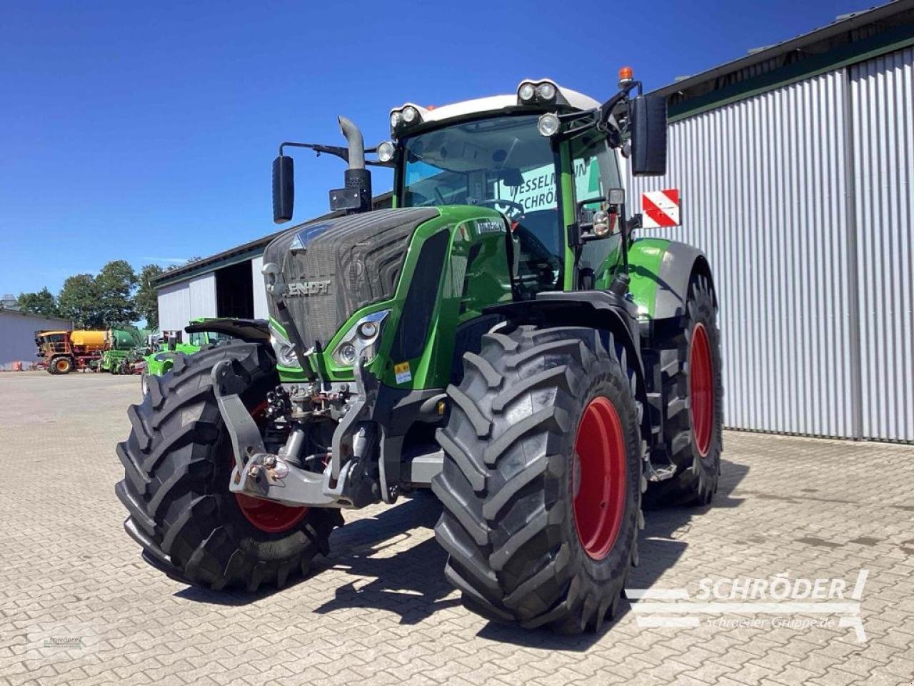 Traktor des Typs Fendt 824 VARIO S4 PROFI PLUS, Gebrauchtmaschine in Lastrup (Bild 3)