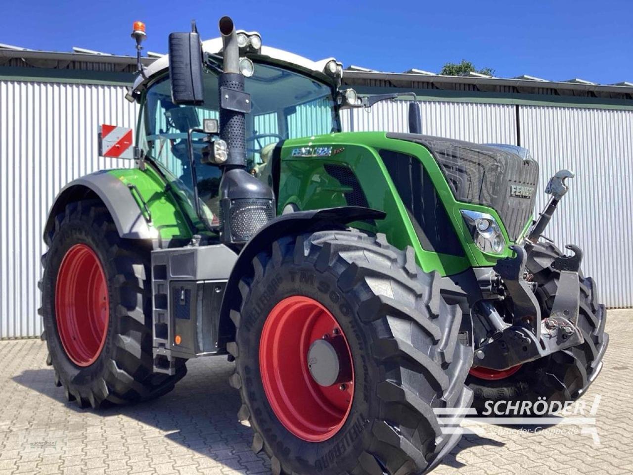 Traktor des Typs Fendt 824 VARIO S4 PROFI PLUS, Gebrauchtmaschine in Lastrup (Bild 4)