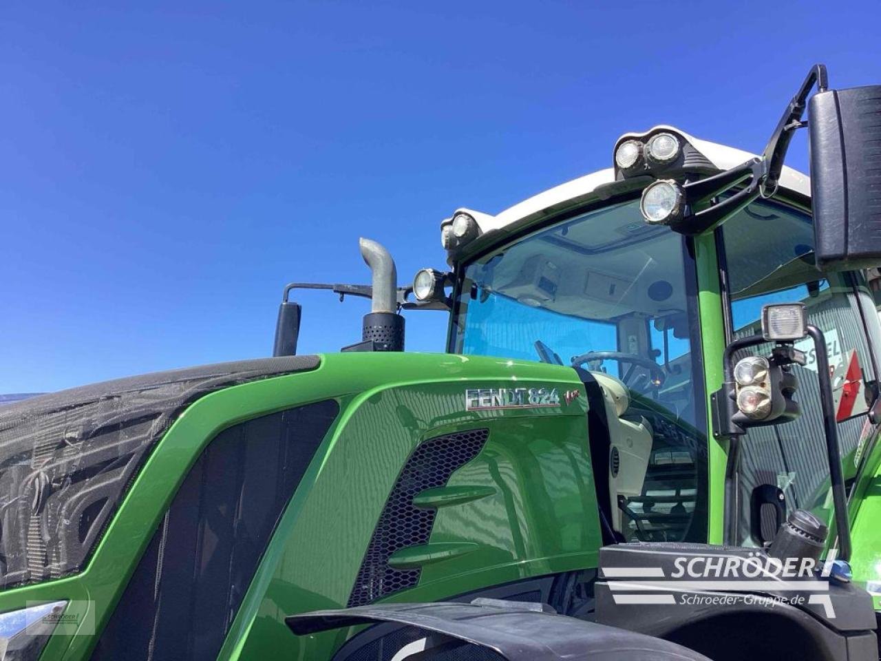 Traktor des Typs Fendt 824 VARIO S4 PROFI PLUS, Gebrauchtmaschine in Lastrup (Bild 5)