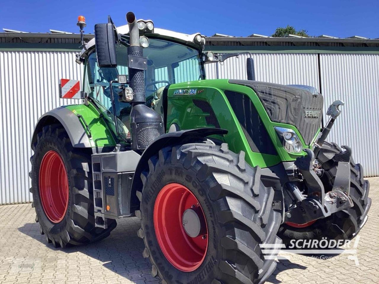 Traktor des Typs Fendt 824 VARIO S4 PROFI PLUS, Gebrauchtmaschine in Lastrup (Bild 7)