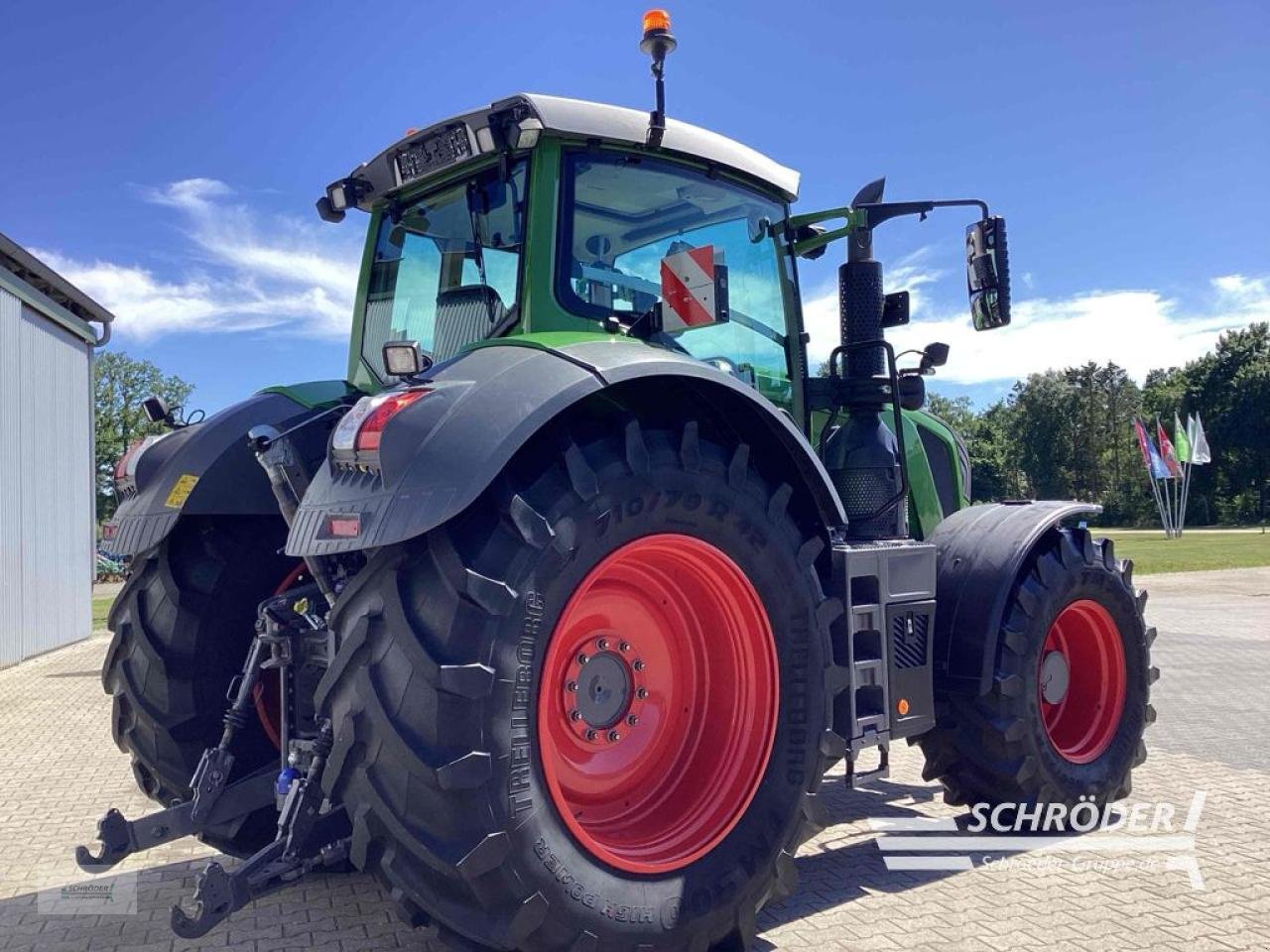 Traktor des Typs Fendt 824 VARIO S4 PROFI PLUS, Gebrauchtmaschine in Lastrup (Bild 8)